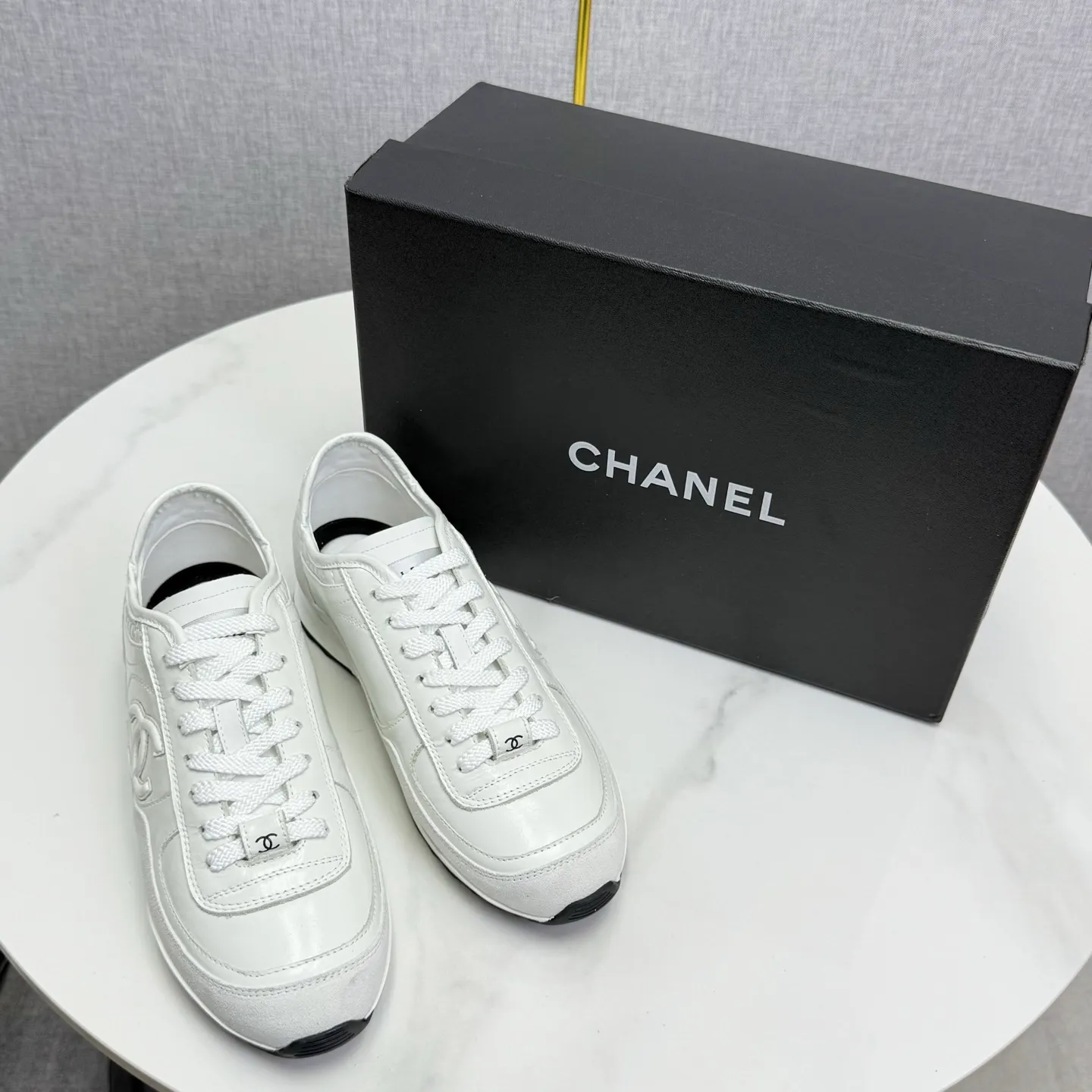 👟👟Ex-factory price 560👟👟Chanel Panda Shoes! 2025 counter's top casual sports shoes. This classic design; the upper is electro-embroidered with a variety of techniques; the outsole is fashionable and sporty; the unusual inclusion of a variety of color matching elements... The diversified mix and match is very good-looking and versatile, and can be used for leisure, fashion, sports, and outdoor... ꫛꫀꪝ Go➫ Materials: ❶Upper made of: original imported first-layer silk cowhide + original waterproof cloth + original first-layer cowhide ❷Inner lining: Original Yangli+wang ❸ Outsole based on: Original TPU combination outsole Counter boutique packaging complete set for women 35–41